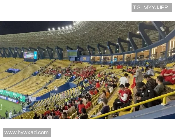 中国男足与印度队对决球票热销引发球迷关注与期待